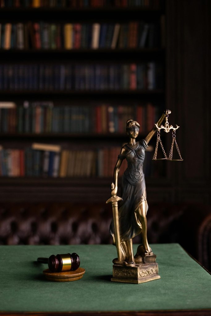 bowie Dkinglaw justice statue